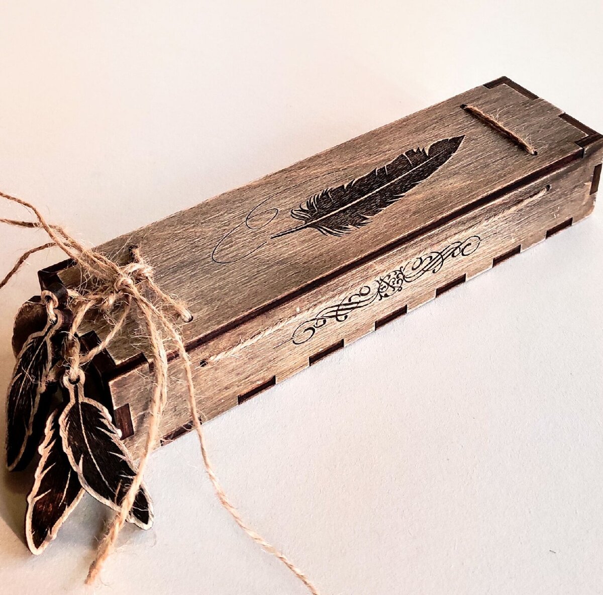 Intra απο ξύλο plywood 3mm-4mm πάχος - Διακοσμητικό Ξύλινο Κουτί Δώρου στυλό με Χαρακτική Δίασταση 30x30 cm Intraeaxys-078yr4qo