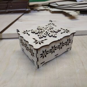 Intra απο ξύλο plywood 3mm-4mm πάχος - Μπομπονιέρα για νιφάδα χιονιού Δίασταση 30x30 cm Intraeaxys-qomm46ko