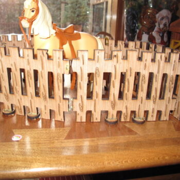 Intra απο ξύλο plywood 3mm-4mm πάχος - Παιχνίδι στάβλος φράχτης 4,55mm Κόντρα πλακέ Δίασταση 30x30 cm Intraeaxys-qommgy8o - Image 1