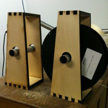 Intra απο ξύλο plywood 3mm-4mm πάχος - Στήριγμα καρουλιού με νήματα Δίασταση 30x30 cm Intraeaxys-joerdk67 - Image 1