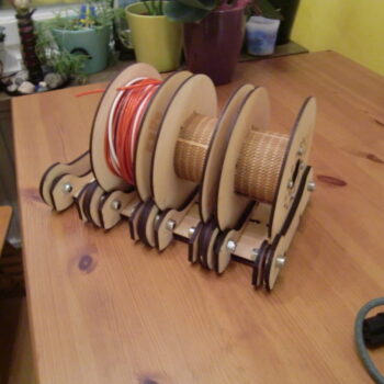 Intra απο ξύλο plywood 3mm-4mm πάχος - Στήριγμα καρουλιού Δίασταση 30x30 cm Intraeaxys-6o3ydeq7 - Image 1