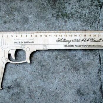 Intra απο ξύλο plywood 3mm-4mm πάχος - Χάρακας σε σχήμα όπλου Δίασταση 30x30 cm Intraeaxys-yonlmg7r - Image 1