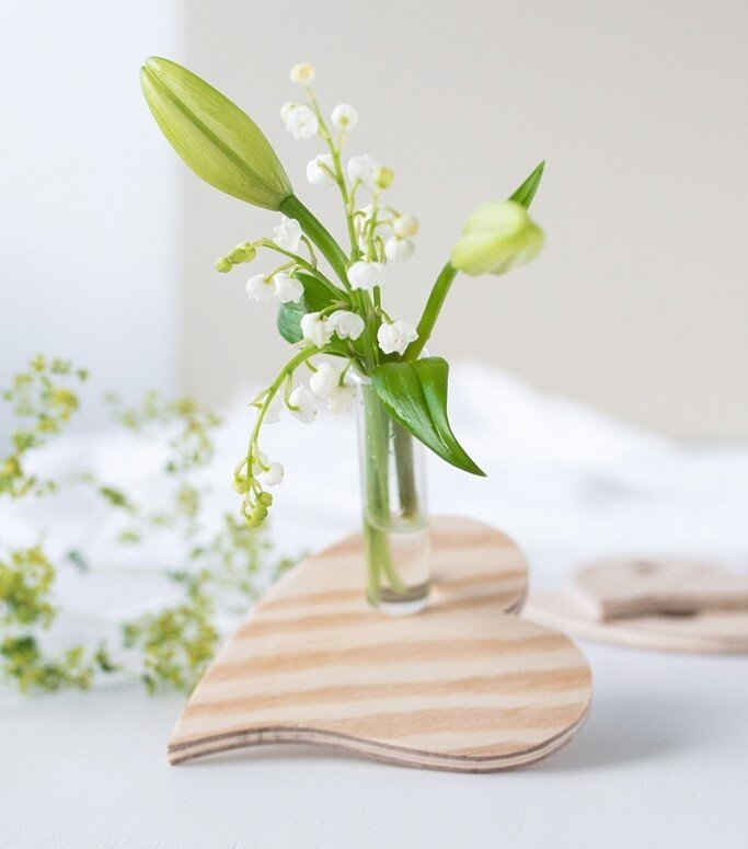 Intra απο ξύλο plywood 3mm-4mm πάχος - Ξύλινο δοκιμαστικό βάζο σε σχήμα καρδιάς Δίασταση 30x30 cm Intraeaxys-voq2x2qo