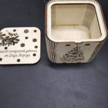 Intra απο ξύλο plywood 3mm-4mm πάχος - Ξύλινο διακοσμητικό χριστουγεννιάτικο κουτί δώρου Δίασταση 30x30 cm Intraeaxys-m1d650y7 - Image 3