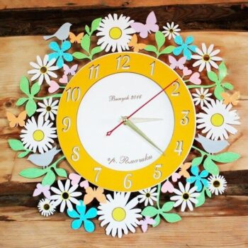 Intra απο ξύλο plywood 3mm-4mm πάχος - Ρολόι τοίχου με λουλούδια χαμομήλι Δίασταση 30x30 cm Intraeaxys-67wlwpm1 - Image 1