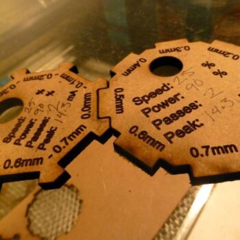 Intra απο ξύλο plywood 3mm-4mm πάχος - Μετρητές παράλληλης προσαρμογής τριβής Δίασταση 30x30 cm Intraeaxys-91jkp64o - Image 4