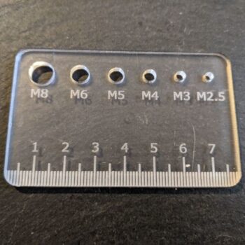 Intra απο ξύλο plywood 3mm-4mm πάχος - Χάρακας μετρικού μετρητή βιδών Δίασταση 30x30 cm Intraeaxys-67wlryw1 - Image 1