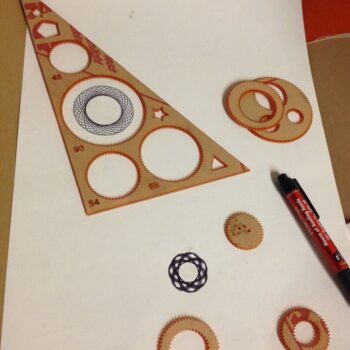 Intra απο ξύλο plywood 3mm-4mm πάχος - Παιχνίδι σχεδίασης σπιρογράφου Δίασταση 30x30 cm Intraeaxys-e1gkq98o - Image 1