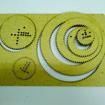 Intra απο ξύλο plywood 3mm-4mm πάχος - Ξύλινο κιτ σχεδίασης σπιράλ σπιρόγραφου Δίασταση 30x30 cm Intraeaxys-eoxl60qo - Image 1