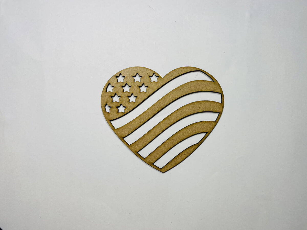 Intra απο ξύλο plywood 3mm-4mm πάχος - Ξύλινη καρδιά αμερικανικής σημαίας Δίασταση 30x30 cm Intraeaxys-pok3km97