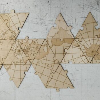 Intra απο ξύλο plywood 3mm-4mm πάχος - Παγκόσμιος Χάρτης Dymaxion Δίασταση 30x30 cm Intraeaxys-lopqzlz7 - Image 1