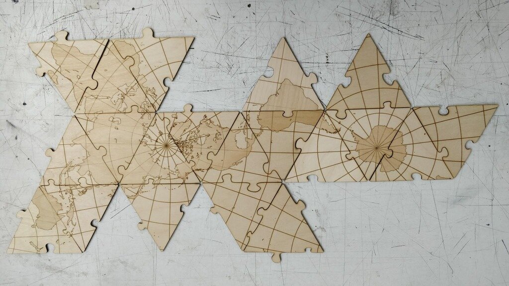 Intra απο ξύλο plywood 3mm-4mm πάχος - Παγκόσμιος Χάρτης Dymaxion Δίασταση 30x30 cm Intraeaxys-lopqzlz7