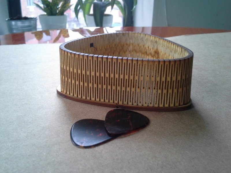 Intra απο ξύλο plywood 3mm-4mm πάχος - Κιθάρα Pick Box Δίασταση 30x30 cm Intraeaxys-eox896q1