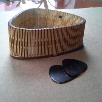 Intra απο ξύλο plywood 3mm-4mm πάχος - Κιθάρα Pick Box Δίασταση 30x30 cm Intraeaxys-eox896q1 - Image 3