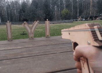 Intra απο ξύλο plywood 3mm-4mm πάχος - Rubber Band Desert Eagle Pistol Δίασταση 30x30 cm Intraeaxys-lopqex57 - Image 3