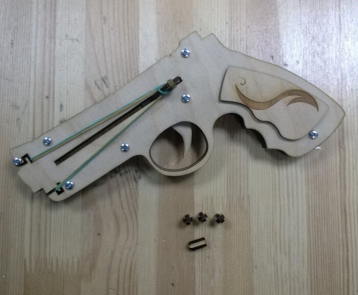Intra απο ξύλο plywood 3mm-4mm πάχος - DIY Revolver 3D Ξύλινο παζλ Δίασταση 30x30 cm Intraeaxys-joed3091