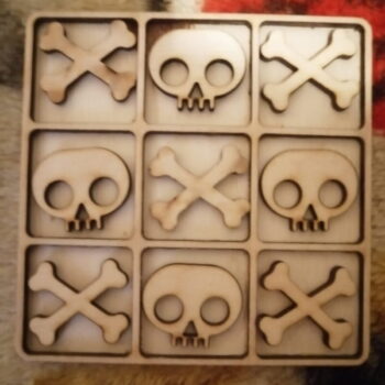 Intra απο ξύλο plywood 3mm-4mm πάχος - Halloween Prop Skull Bones Tic Tac Toe Δίασταση 30x30 cm Intraeaxys-eo0q2q01 - Image 1