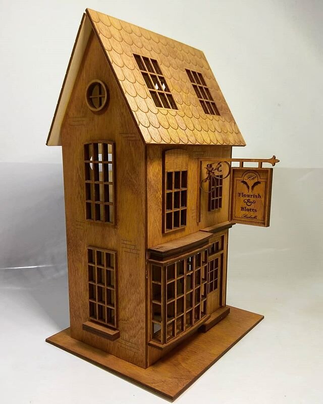 Intra απο ξύλο plywood 3mm-4mm πάχος - Ξύλινο σπίτι του Χάρι Πότερ Δίασταση 40x50 cm Intraeaxys-d1lv86zo