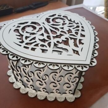 Intra απο ξύλο plywood 3mm-4mm πάχος - Διακοσμητικό Κουτί δώρου Κόντρα πλακέ σε σχήμα καρδιάς Δίασταση 30x30 cm Intraeaxys-r1z2pv21 - Image 1