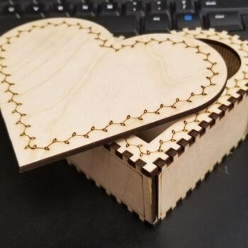 Intra απο ξύλο plywood 3mm-4mm πάχος - Κουτί μπιμπελό σε σχήμα καρδιάς Δίασταση 30x30 cm Intraeaxys-eo0q9391 - Image 1