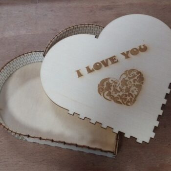 Intra απο ξύλο plywood 3mm-4mm πάχος - Ξύλινο κενό κουτί σε σχήμα καρδιάς Δίασταση 30x30 cm Intraeaxys-r1z2lp21 - Image 1