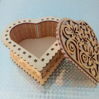 Intra απο ξύλο plywood 3mm-4mm πάχος - Ξύλινο κουτί σε σχήμα καρδιάς Δίασταση 30x30 cm Intraeaxys-lopqgq67 - Image 1