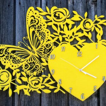 Intra απο ξύλο plywood 3mm-4mm πάχος - Διακοσμητικό ρολόι τοίχου με καρδιά και λουλούδια πεταλούδας Δίασταση 30x30 cm Intraeaxys-r1z26q21 - Image 1