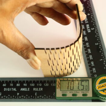 Intra απο ξύλο plywood 3mm-4mm πάχος - Μοτίβο εξάγωνου μεντεσέ 2mm Δίασταση 30x30 cm Intraeaxys-r7vm9xz7 - Image 4