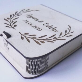 Intra απο ξύλο plywood 3mm-4mm πάχος - Ξύλινο κουτί με μάνταλο σχέδια CNC Δίασταση 30x30 cm Intraeaxys-pok3xdj7 - Image 1