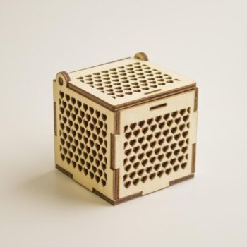 Intra απο ξύλο plywood 3mm-4mm πάχος - Ξύλινο κοσμηματοπωλείο με καρδιές Δίασταση 30x30 cm Intraeaxys-d1lvd5xo - Image 1