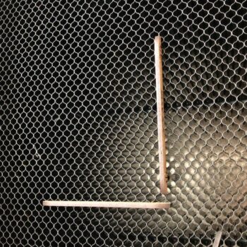 Intra απο ξύλο plywood 3mm-4mm πάχος - Καρφίτσες κηρήθρας Glowforge Δίασταση 30x30 cm Intraeaxys-r7vd5627 - Image 3