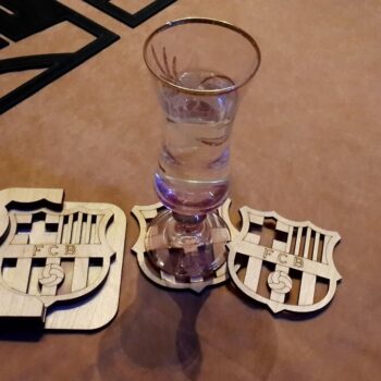 Intra απο ξύλο plywood 3mm-4mm πάχος - Πρότυπο FCB Sports Team Coasters Δίασταση 30x30 cm Intraeaxys-eoxlpjqo - Image 1