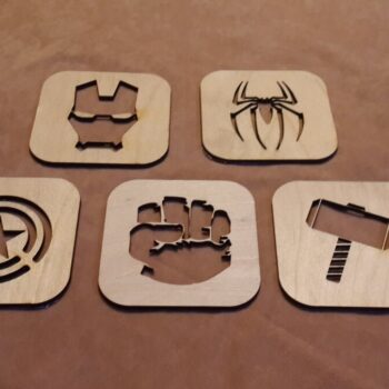 Intra απο ξύλο plywood 3mm-4mm πάχος - Πρότυπο σουβέρ Avengers Δίασταση 30x30 cm Intraeaxys-eo4qn297 - Image 1