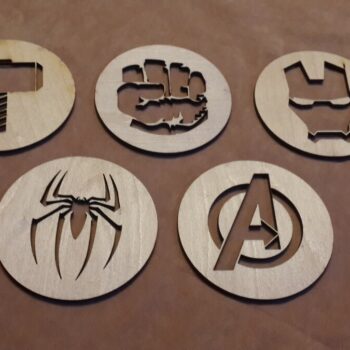 Intra απο ξύλο plywood 3mm-4mm πάχος - Avengers Coasters Δίασταση 30x30 cm Intraeaxys-pok3wyk7 - Image 1