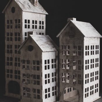 Intra απο ξύλο plywood 3mm-4mm πάχος - Πολυώροφο κτίριο σε vintage στυλ Δίασταση 30x30 cm Intraeaxys-075yx63o - Image 1