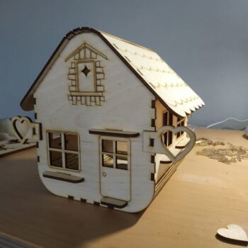 Intra απο ξύλο plywood 3mm-4mm πάχος - Φωτιστικό σε σχήμα σπιτιού Δίασταση 30x30 cm Intraeaxys-pok3yw87 - Image 1