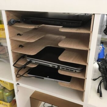 Intra απο ξύλο plywood 3mm-4mm πάχος - Φορητός υπολογιστής 6 ραφιών και βάση καλωδίων για IKEA KALLAX Δίασταση 30x30 cm Intraeaxys-ro6dy0m7 - Image 1