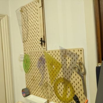 Intra απο ξύλο plywood 3mm-4mm πάχος - IKEA SKADIS Συμβατοί γάντζοι με μανταλάκια και κουμπωτά Δίασταση 30x30 cm Intraeaxys-yonem2po - Image 3