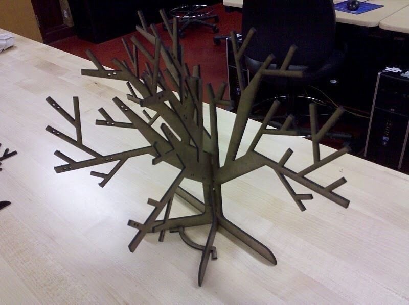 Intra απο ξύλο plywood 3mm-4mm πάχος - Δέντρο επίδειξης κοσμημάτων Δίασταση 30x30 cm Intraeaxys-voq2q65o