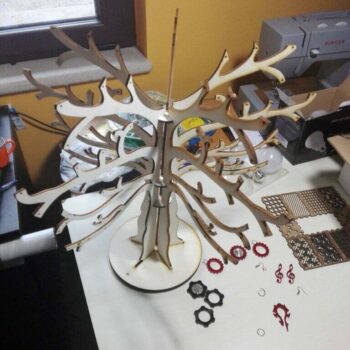 Intra απο ξύλο plywood 3mm-4mm πάχος - Stand κοσμημάτων Tree Δίασταση 30x30 cm Intraeaxys-91jd3yl1 - Image 3