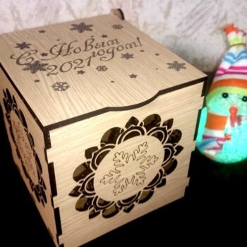 Intra απο ξύλο plywood 3mm-4mm πάχος - Ξύλινο κουτί δώρου με καπάκι για Χριστουγεννιάτικο γάμο Δίασταση 30x30 cm Intraeaxys-zo9yzre7 - Image 1