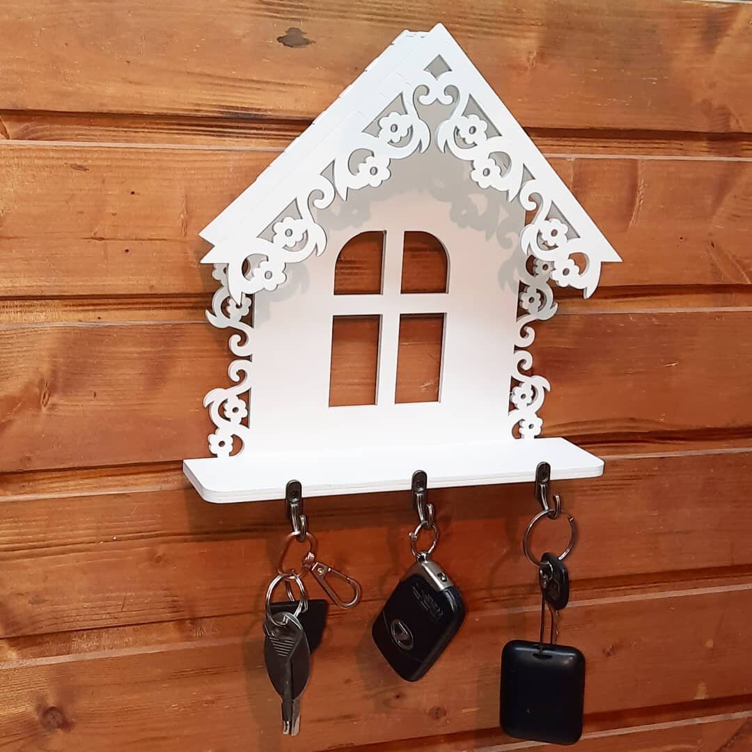 Intra απο ξύλο plywood 3mm-4mm πάχος - Διακοσμητική κλειδοθήκη με ράφι Δίασταση 30x30 cm Intraeaxys-ro6y5z37