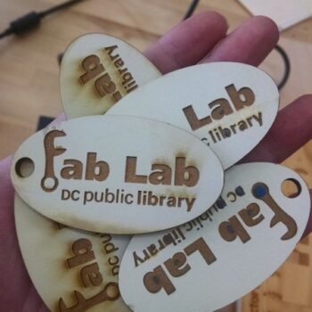 Intra απο ξύλο plywood 3mm-4mm πάχος - Μπρελόκ Fablab Δίασταση 5x5 cm Intraeaxys-m1ddq3x1 - Image 3