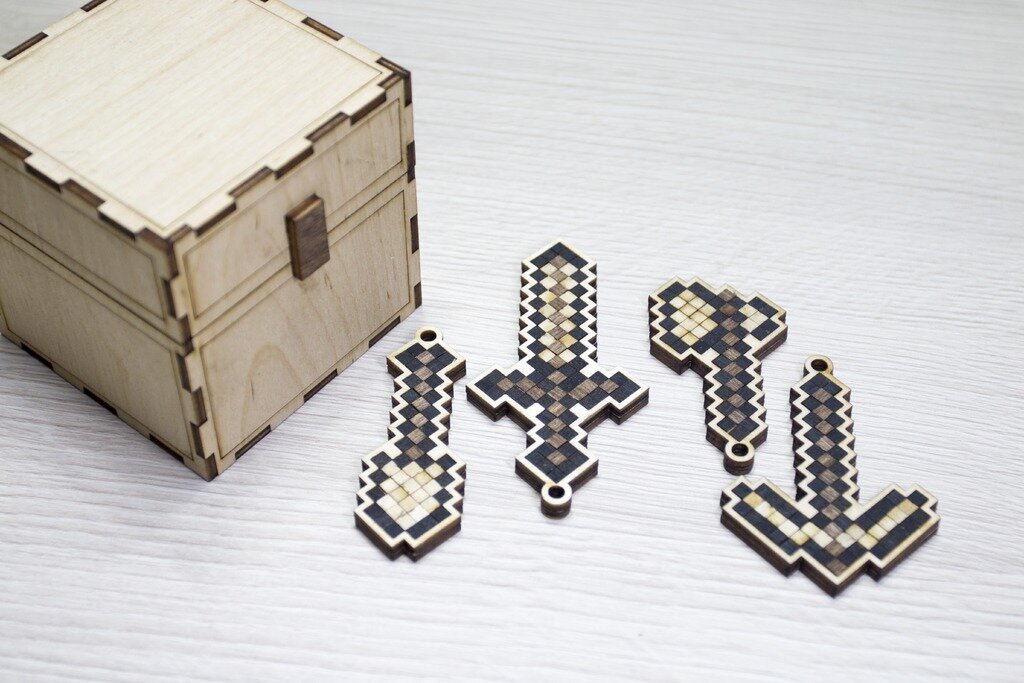 Intra απο ξύλο plywood 3mm-4mm πάχος - Μπρελόκ Minecraft 3mm Δίασταση 5x5 cm Intraeaxys-joed9461