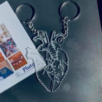 Intra απο ξύλο plywood 3mm-4mm πάχος - Χαραγμένο μπρελόκ δύο καρδιών Δίασταση 5x5 cm Intraeaxys-p7ymqg27 - Image 1