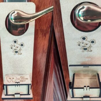 Intra απο ξύλο plywood 3mm-4mm πάχος - Κρεμάστρα πόρτας Tooth Fairy Δίασταση 30x30 cm Intraeaxys-eo0q2501 - Image 1