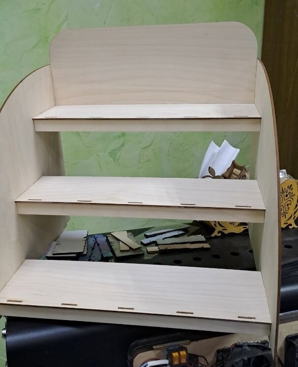 Intra απο ξύλο plywood 3mm-4mm πάχος - Ράφι νηπιαγωγείου 3mm Δίασταση 30x30 cm Intraeaxys-qommg48o