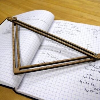 Intra απο ξύλο plywood 3mm-4mm πάχος - Πυθαγόρεια αριθμομηχανή Δίασταση 30x30 cm Intraeaxys-m1d69re7 - Image 1