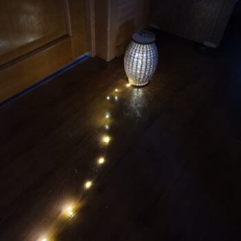 Intra απο ξύλο plywood 3mm-4mm πάχος - Διακοσμητικό Ξύλινο Φωτιστικό δαπέδου όρθιο Δίασταση 30x30 cm Intraeaxys-e1gkd8do - Image 3