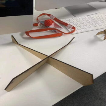 Intra απο ξύλο plywood 3mm-4mm πάχος - Ξύλινη βάση φορητού υπολογιστή 3mm Δίασταση 30x30 cm Intraeaxys-6o3ymxp7 - Image 3